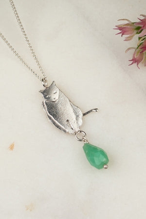 sitting cat necklace